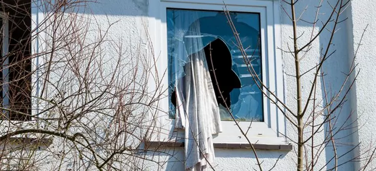 Storm Window Installation Contractors in Miami Lakes, FL